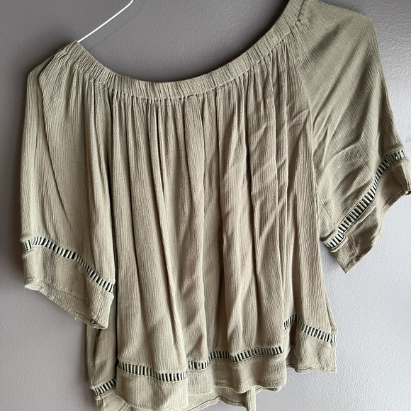 Olive green off the shoulder top - Picture 2 of 4